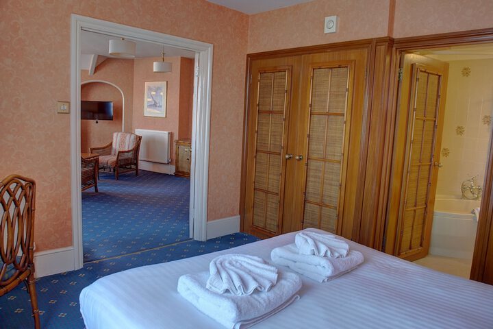 Room 40 of 70