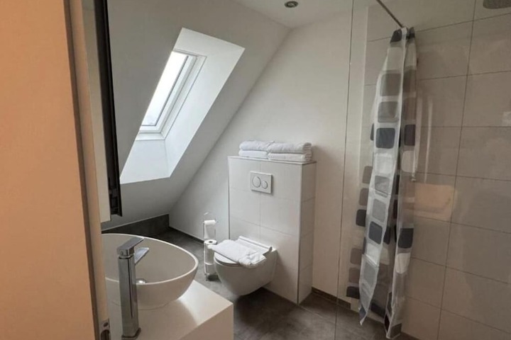 Room 15 of 17