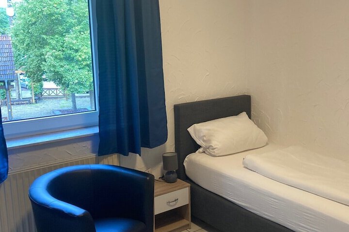 Room 6 of 35