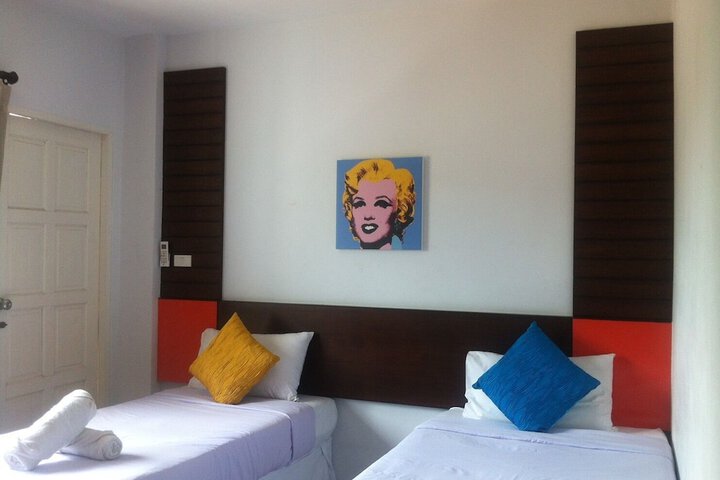 Room 9 of 19