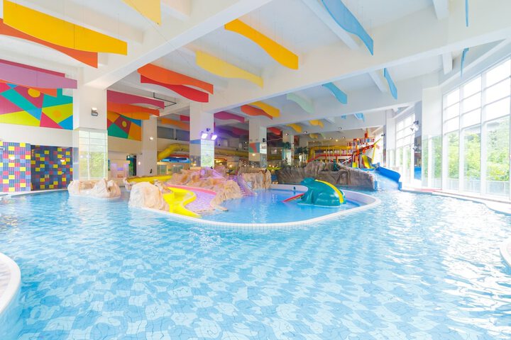 Pool 35 of 76
