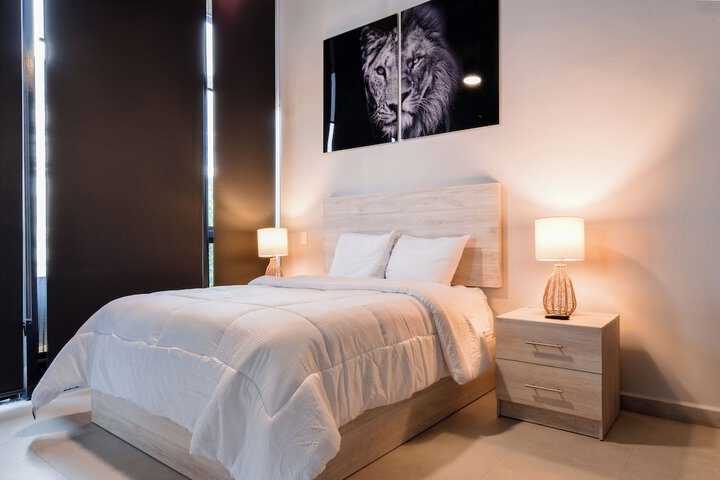 Room 73 of 238