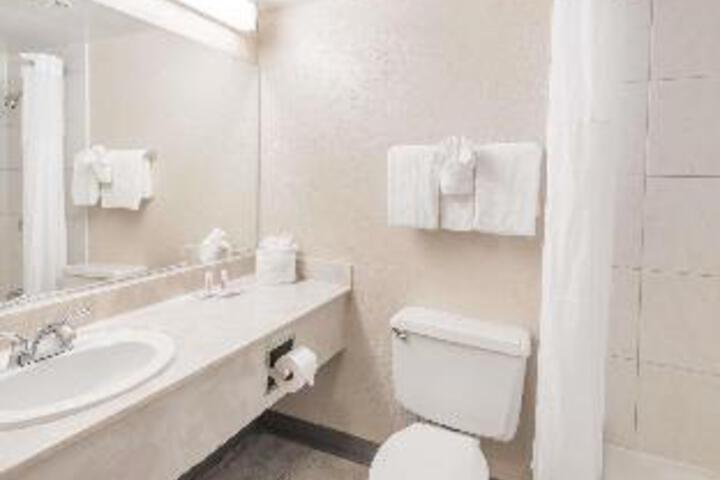 Room 2 of 7
