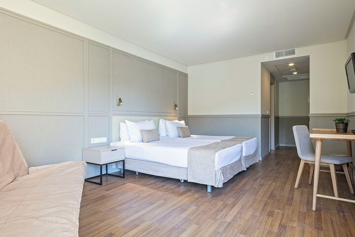 Room 37 of 119