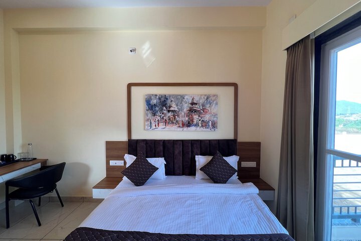 Room 9 of 31