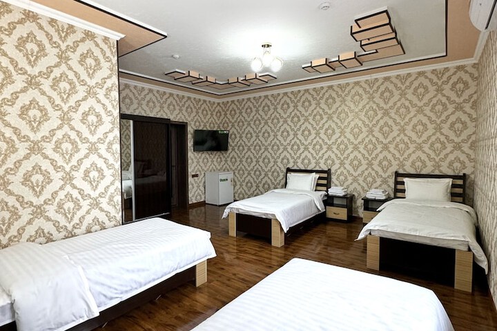 Room 3 of 16