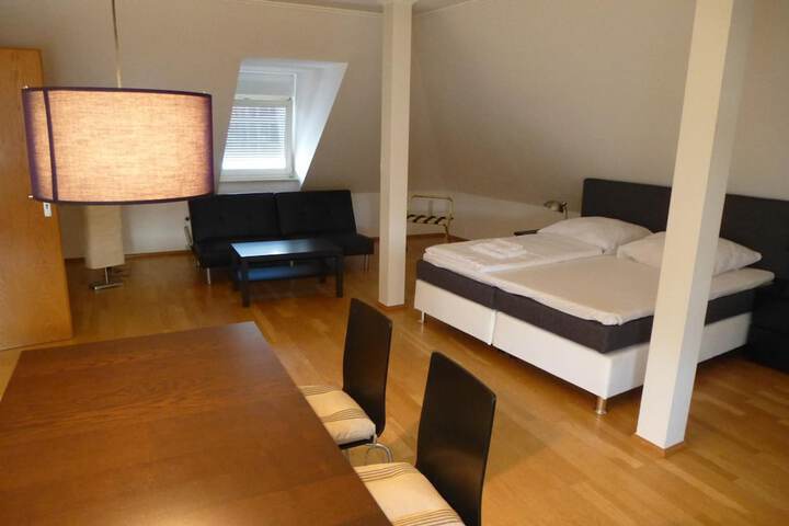 Room 12 of 38