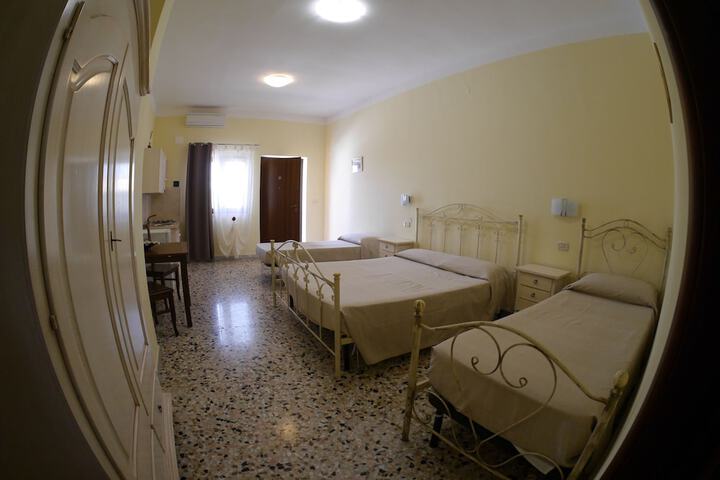 Room 6 of 37