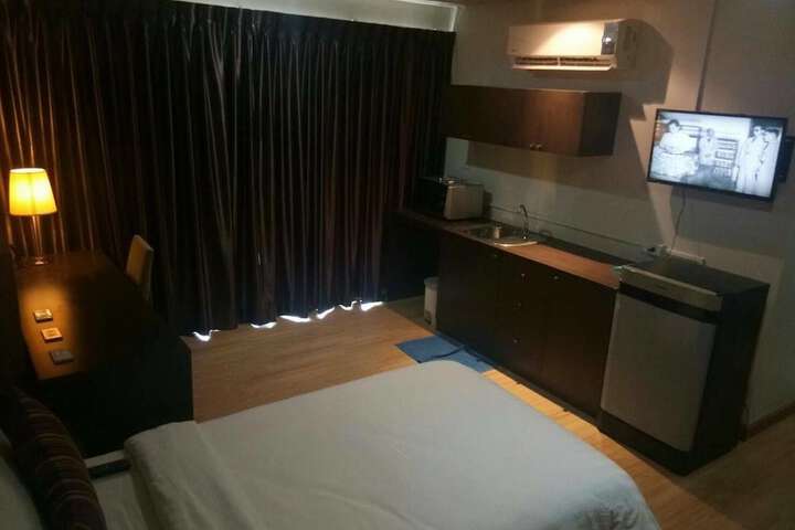 Room 4 of 52