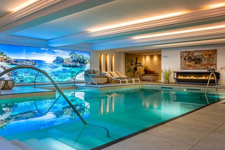 Hotel with Pool