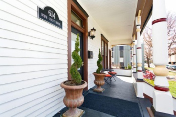 Hotel Exterior 58 of 671
