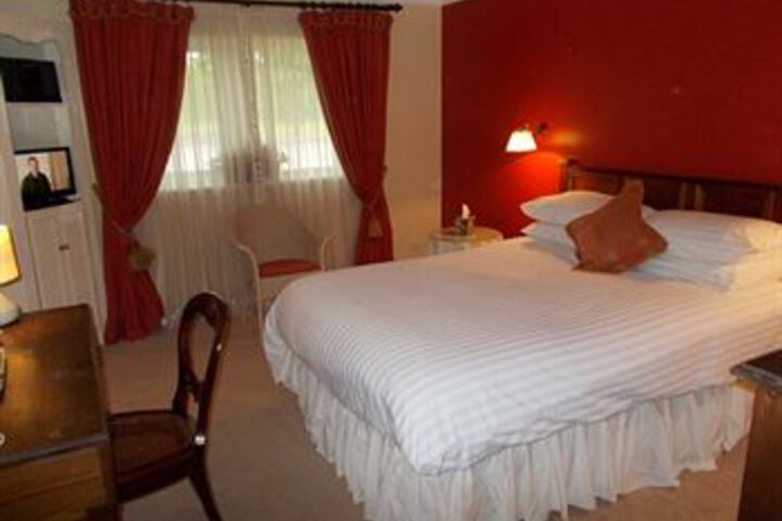 Room 5 of 13
