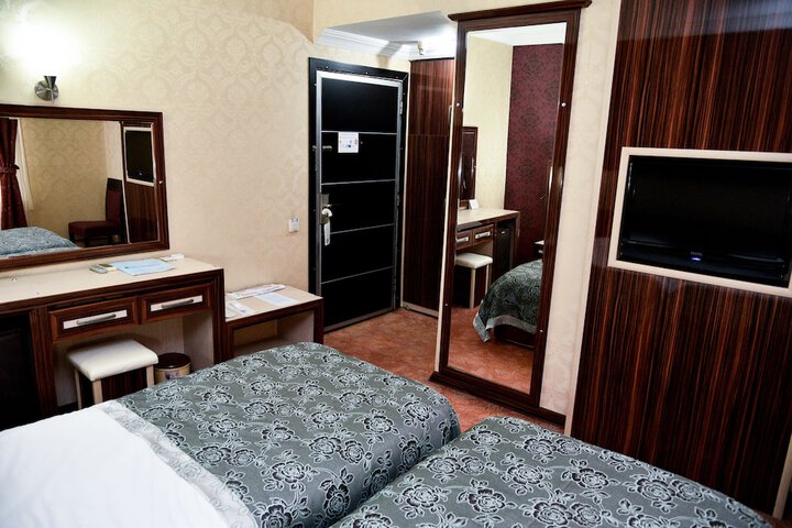 Room 14 of 40