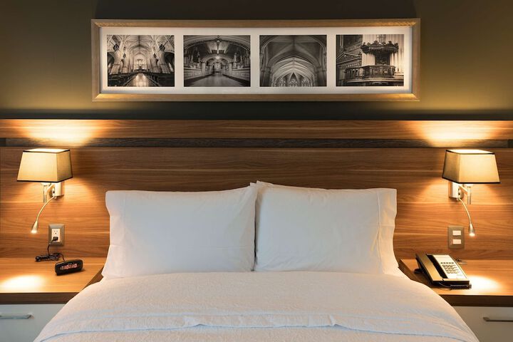Room 22 of 65