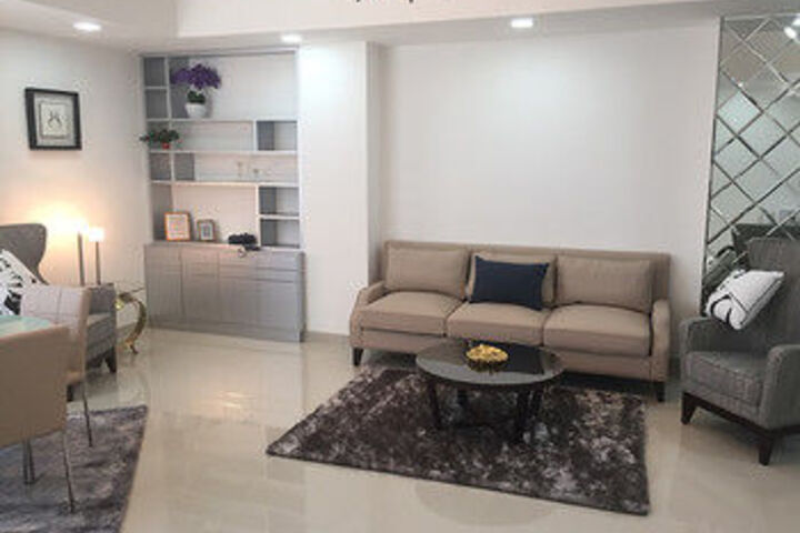 Room 12 of 18