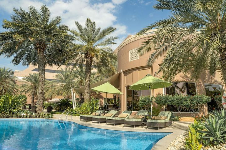 Hotel Pool