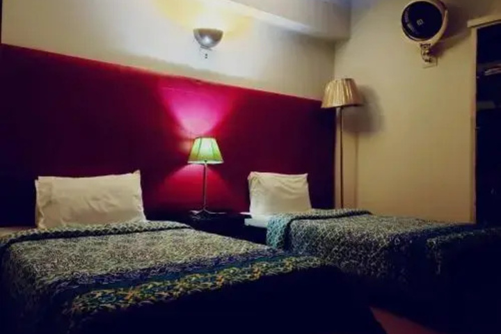 Room 4 of 22