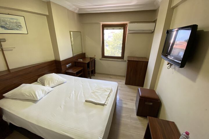 Room 18 of 37