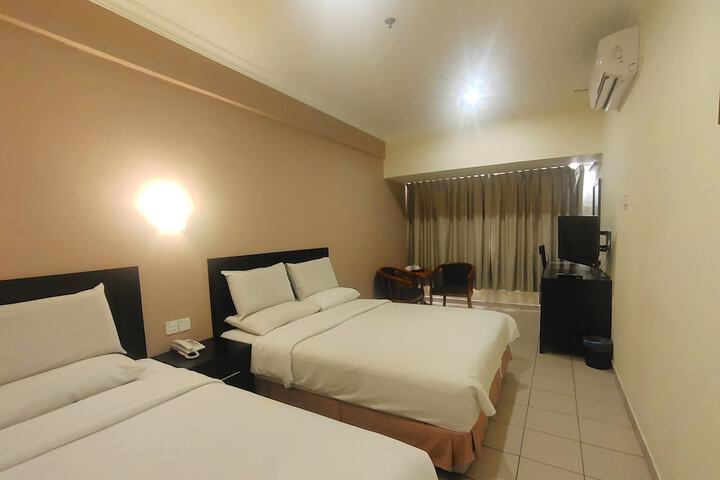 Room 12 of 24