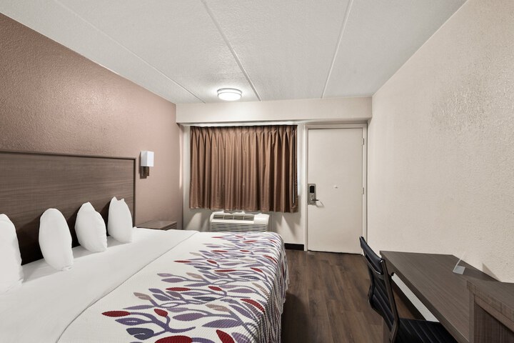 1 King Bed (18 of 22)