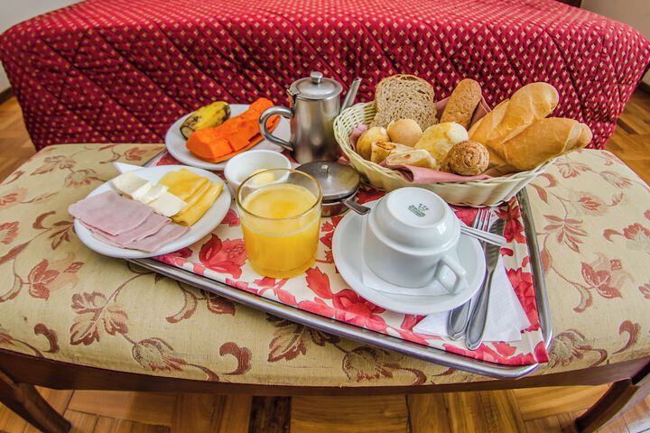 Breakfast/Coffee Service 100 of 121