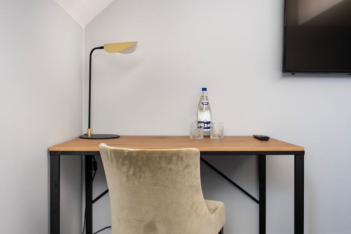 Room 25 of 68