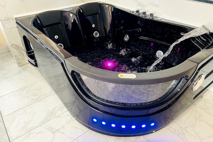Jetted tub