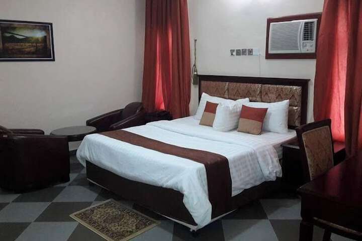 Room 20 of 74