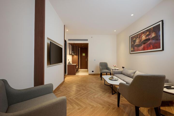 Room 44 of 71