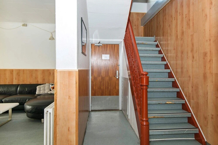 Room 12 of 25