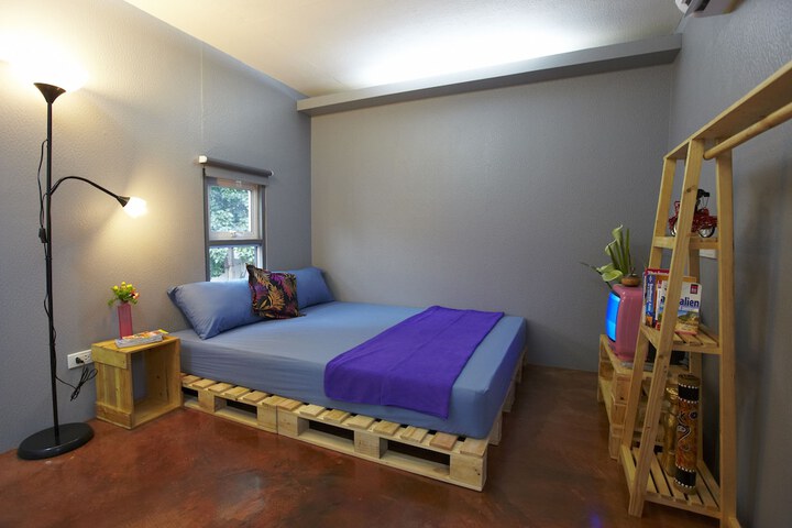 Room 7 of 37