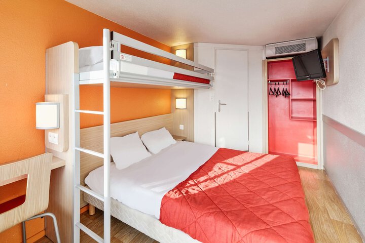 Room 9 of 72