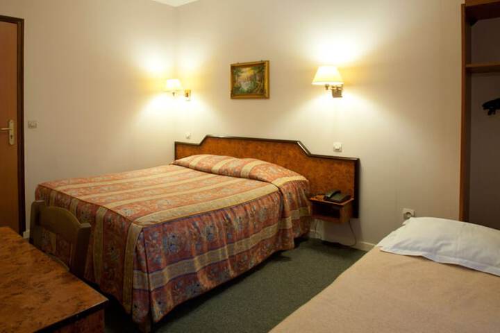 Room 17 of 27