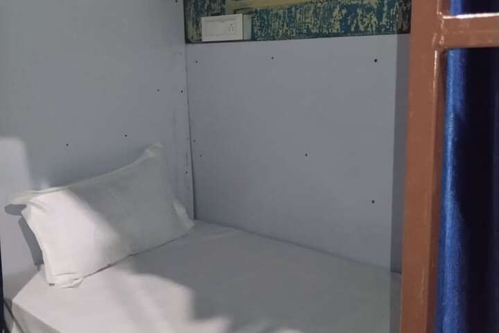 Room 11 of 26