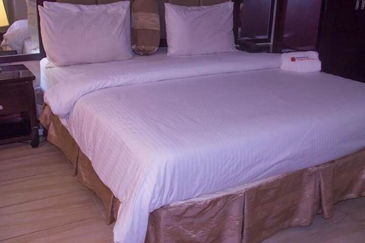 Room 6 of 19