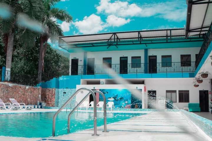 Pool 25 of 43