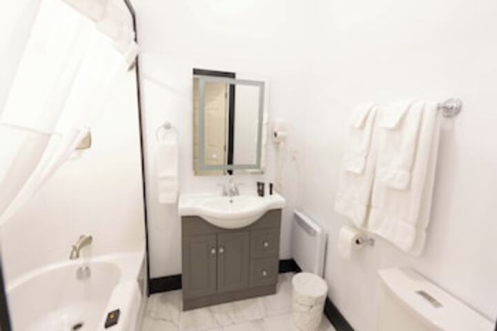 Room 46 of 165