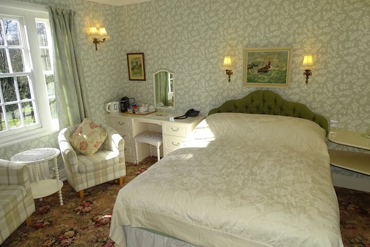Room 17 of 44