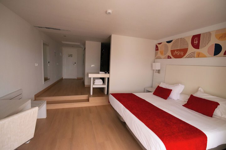Room 19 of 313