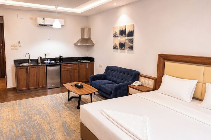 Room 6 of 19