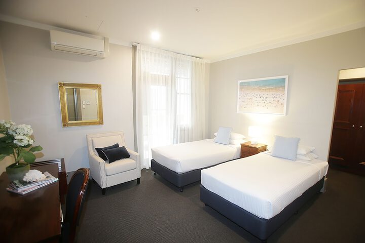 Room 15 of 83