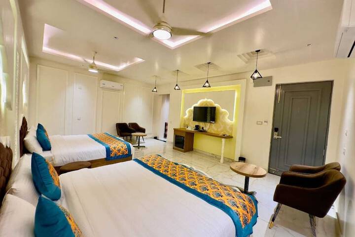 Room 14 of 66