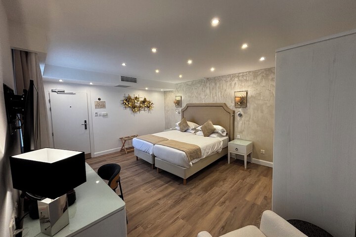 Room 70 of 155