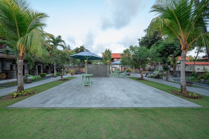 Hotel Exterior 45 of 57