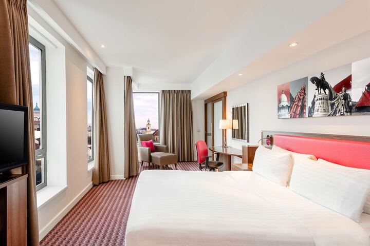 Room 15 of 60