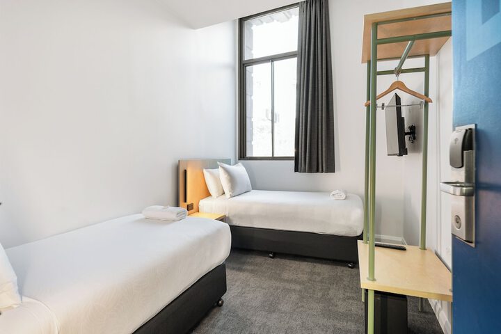 Room 17 of 49