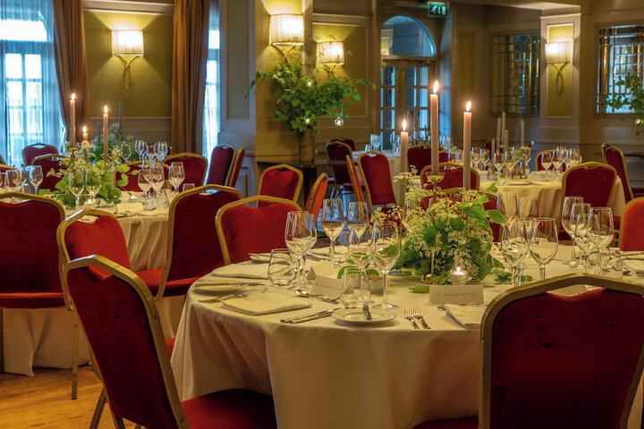 Banquet hall