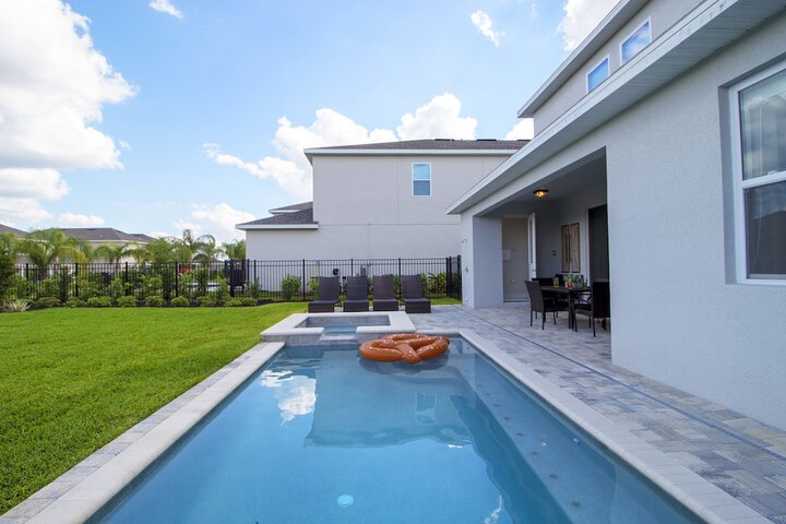 Pool 48 of 64