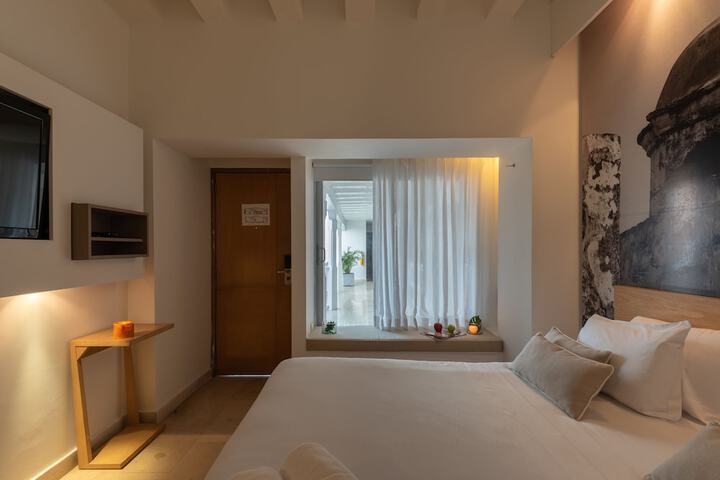 Room 8 of 42