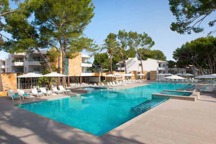 Pool Hotel